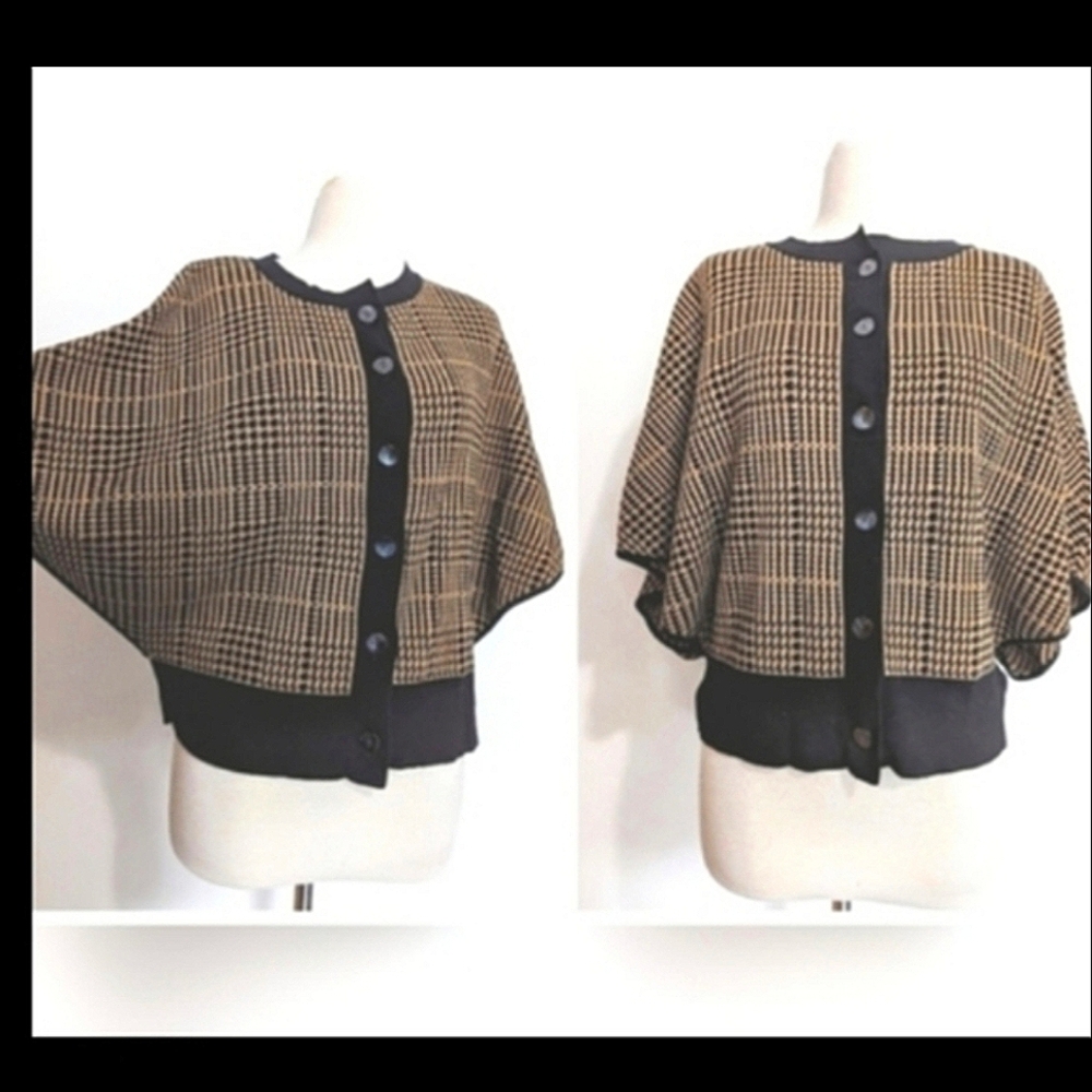 Jones New York houndstooth sweater cape.